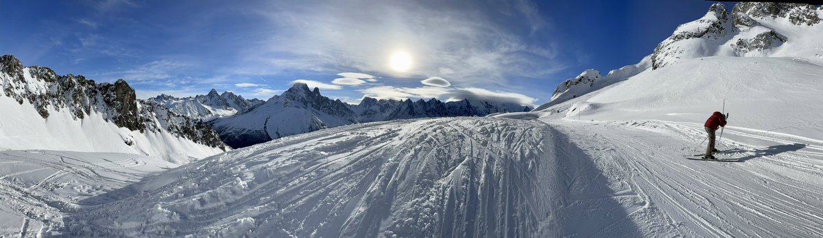 Despite the reports of no snow in the alps. It’s still there, promise, just not much below 1800m. This is Chamonix on Wednesday 4th #alps #snow