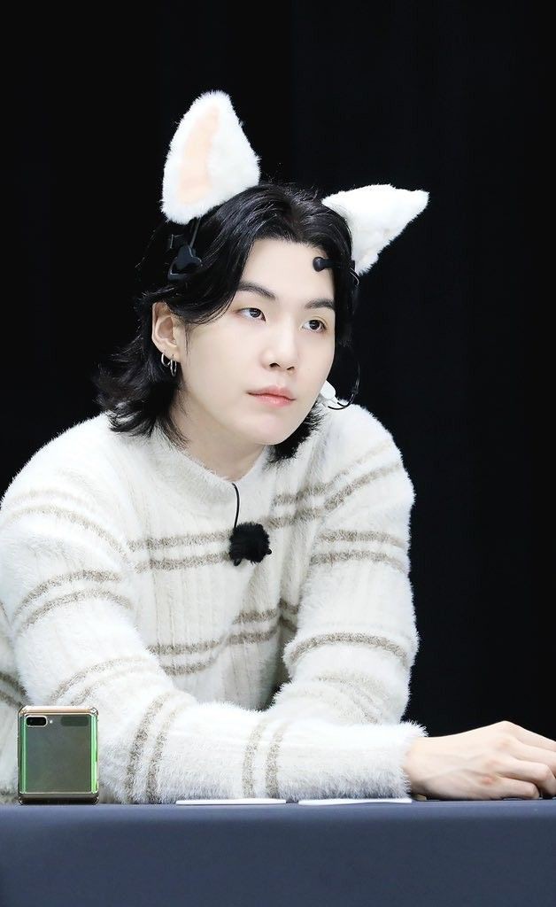 ma_ha90J's tweet image. ferocious cat 🐱💜
#suga
#btsrun