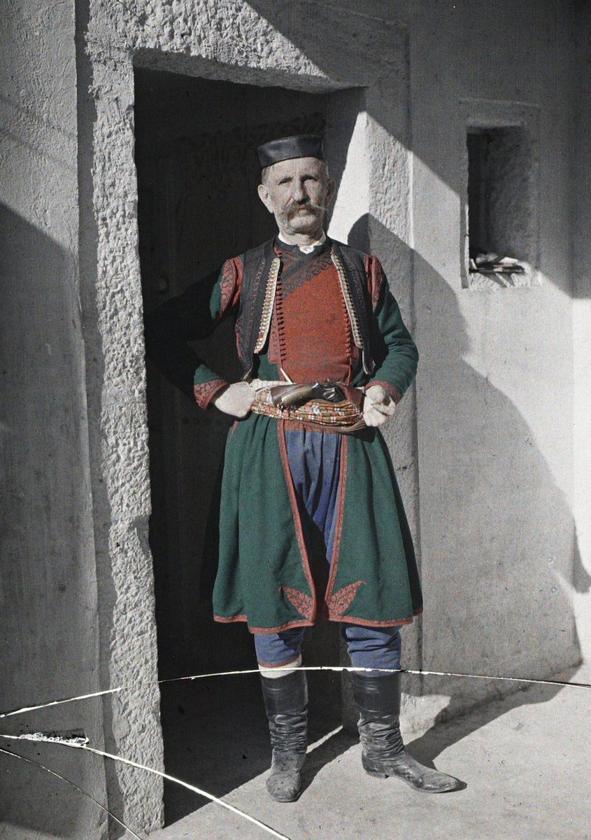 Balkan_Dave's tweet photo. This is the Director of the Montenegrin Bank in 1913. Obviously, a brace of pistols was de rigueur for a Montenegrin bank manager 😂 (Albert Kahn Museum) https://t.co/WNejk2UmxC