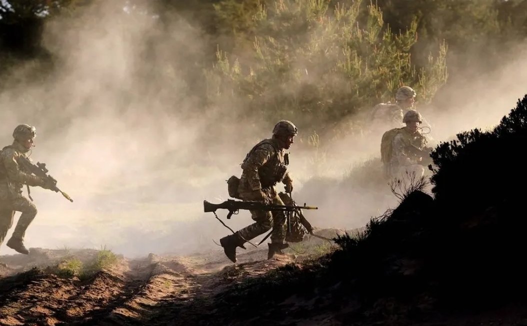 BootneckStuff's tweet photo. Pictured are Yankee Company, 45 Commando Royal Marines carrying out a tactical assault in Denmark during Exercise Baltic Protector.
#royalmarines #45commando https://t.co/nLnki3nBx0