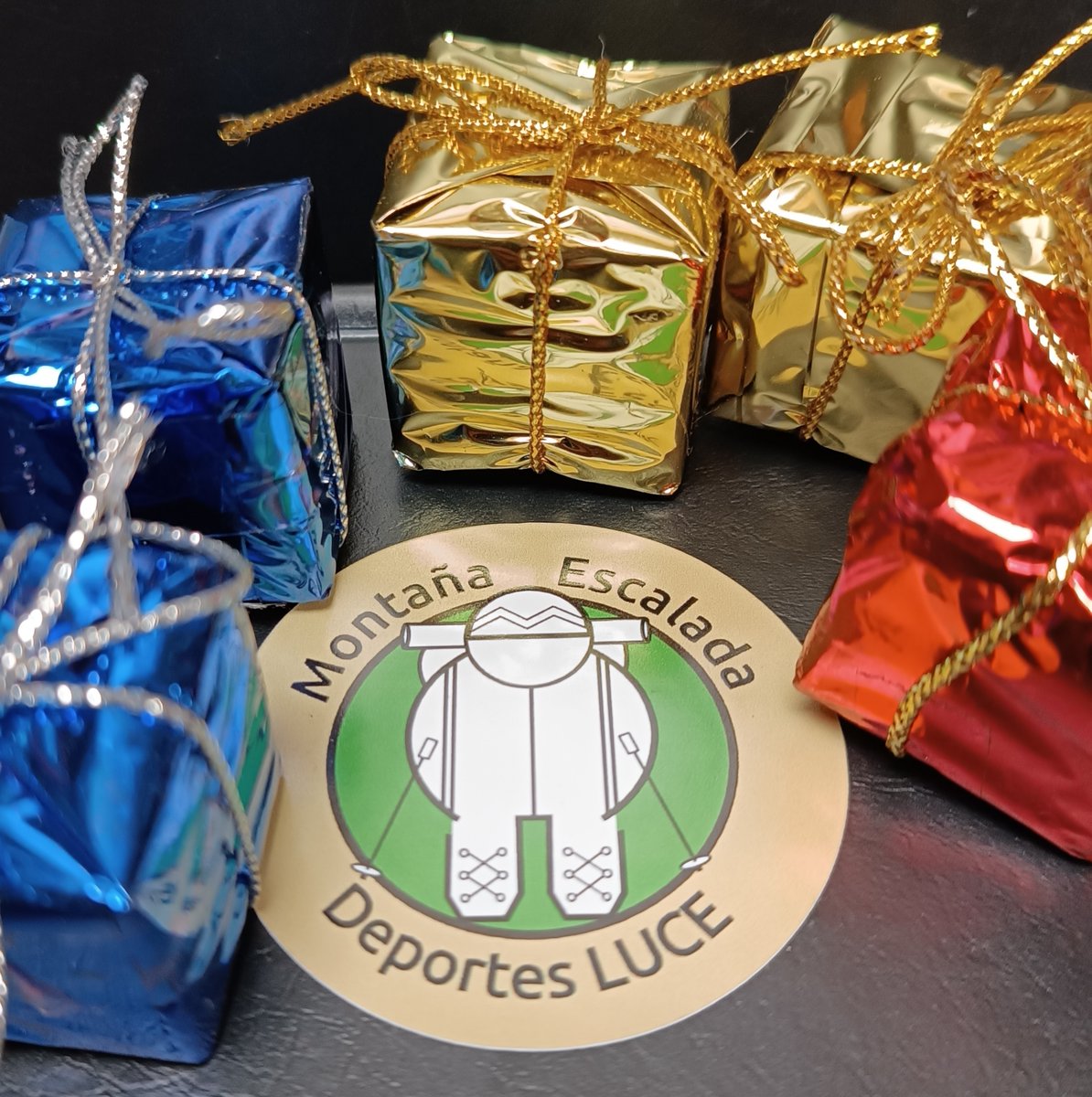 Quedan dos frios dias para que lleguen los reyes.

Recordad que estos días seguimos abriendo en nuestro horario habitual por si necesitais darles una ayuda extra.