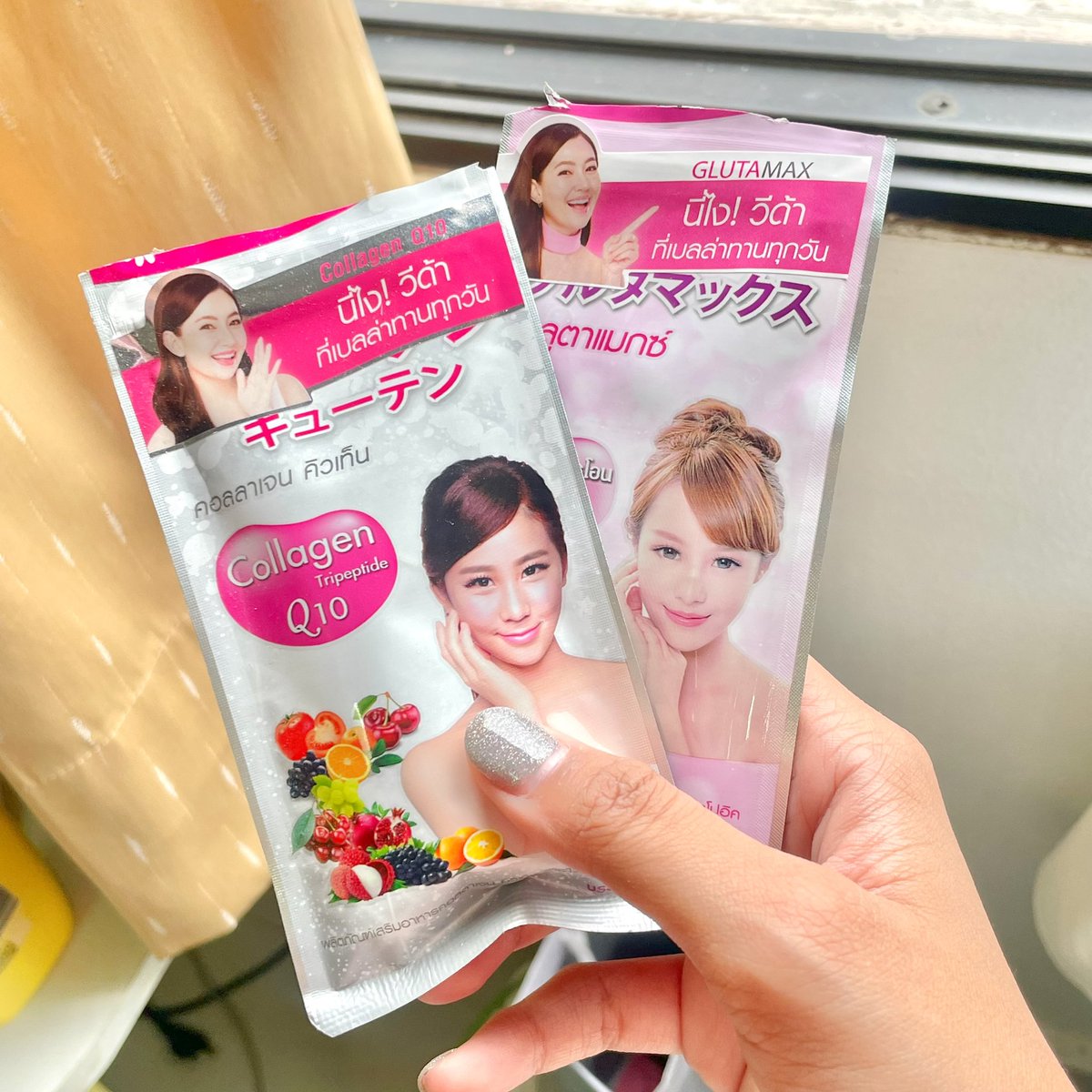 jajadiary's tweet image. ปีใหม่นี้ผิวต้องดีกว่าเดิม 🥰✨ เราทาน Vida GlutaMax &amp;amp; Collagen Q10 + ที่เป็นคอลลาเจนไตรเปปไทด์โมเลกุลเล็ก แค่สองตัวนี้คู่กัน วันละ 2 เม็ดก่อนนอน ช่วยให้ผิวใส เรียบลื่น ผิวชุ่มชื้นสุดๆ รักผิวตัวเองมากตอนนี้ 💖💖 #ของดีบอกต่อ #HowtoPerfect