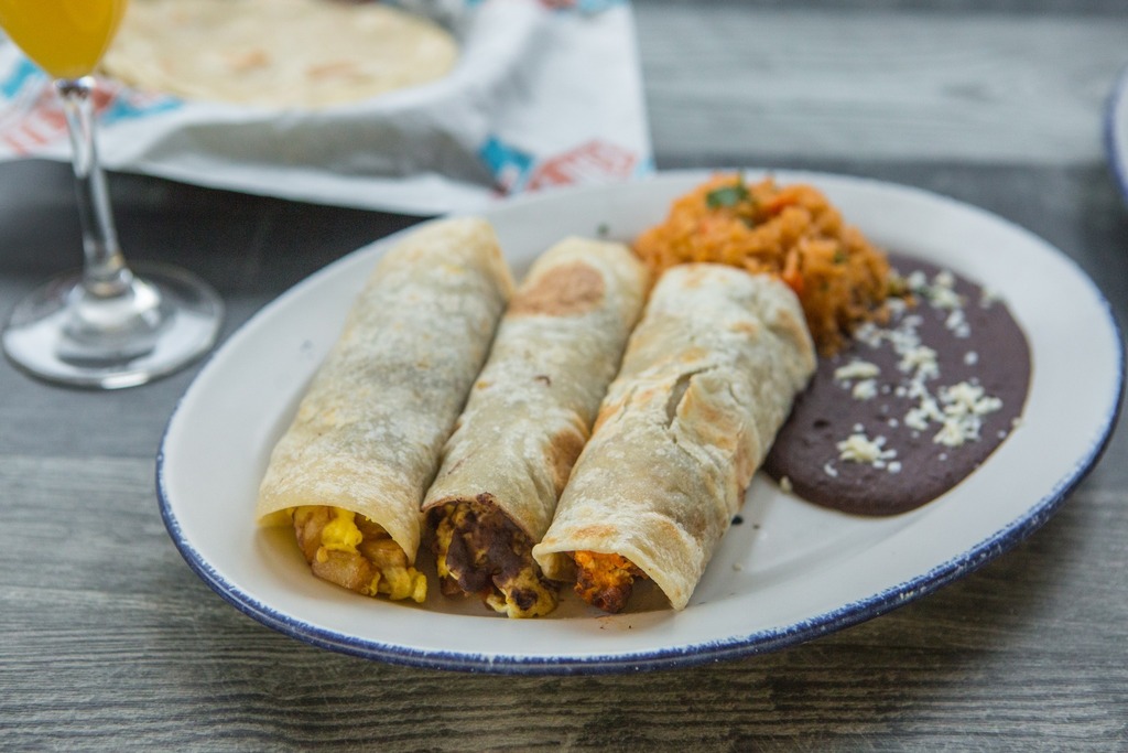 TexMexGarage's tweet photo. ✨NEW✨ at our Greenway location only. FREE Breakfast Tacos to-go w/ any drink purchase.

Your morning routine just leveled up!
Choose two complimentary breakfast tacos 
to-go, when you purchase any beverage.
Mon-Fri 7am-11am.

Offer available only at … https://t.co/nAO6f3VaYw https://t.co/l8X71UKmzl