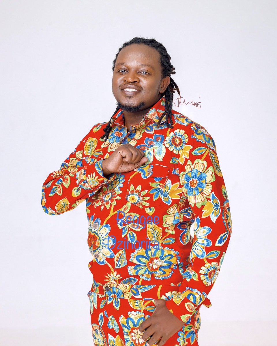 Happy new year Mabhanditi Mwari dai variripafadza tese tiite zvibatika👏🏿

Reggae Dzinorira Album wati wainzwa here wangu? Kana usati follow the link below play,Listen,Learn ,Subscribe and share kumafriends,Family ,and your loved ones,torai nguva yenyu👊🏿👊🏿

youtube.com/playlist?list=…