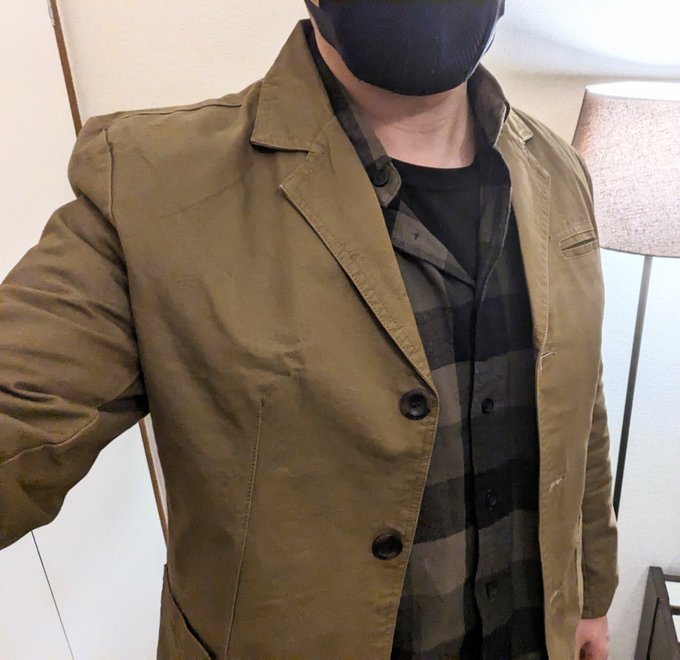 クソ安ジャケットを買ってみた
こういった服に憧れがあったんじゃよ
変じゃなければいいけども…

ジャケットって腕が上げづらいんだね
(⁠ㆁ⁠ω⁠ㆁ⁠) 