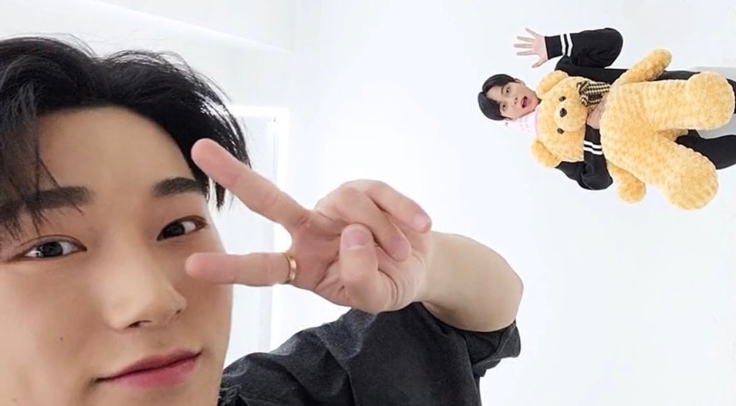 sankaissed's tweet photo. SAN IS SO CUTE I CANT DO THIS https://t.co/RFgVL5ztKO