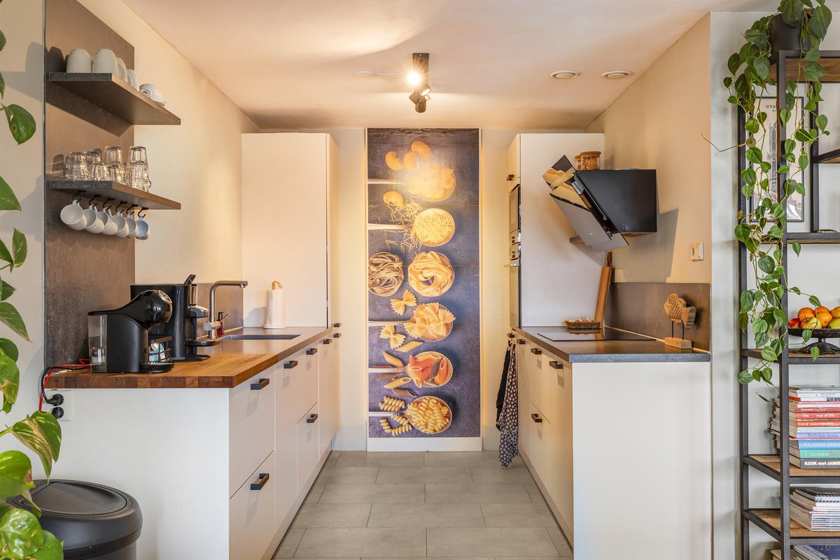 Emilevdhoorn's tweet photo. Tot in de puntjes verzorgd appartement met super dakterras. Deze maisonnette heeft 3 kamers, is speels en modern ingericht en is heerlijk licht. Maak snel een bezichtigingsafspraak, wij laten u de woning graag zien! 

https://t.co/ja89TtGCYd

#VandenHoornMakelaardij #TeKoop https://t.co/2KxYiRbTaw