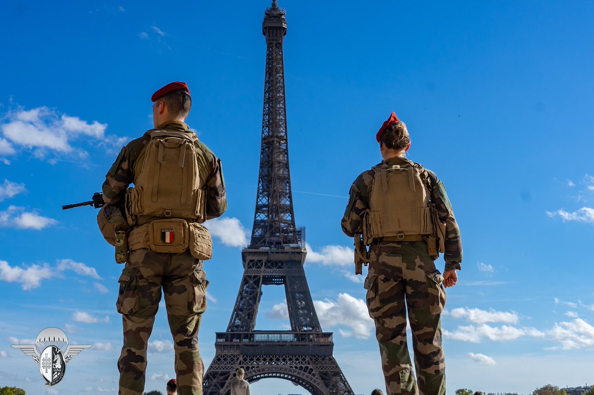 1erRHP's tweet photo. #SoldatDeLaNation #NotreDéfense

Engagement des hussards paras #Entoustemps et #EnTousLieux en soutien des forces de sécurité intérieures pour assurer la sécurité et la défense du territoire national ! Toujours en mesure de réagir pour contribuer à l’assistance aux populations. https://t.co/B1TZBPrx4Y