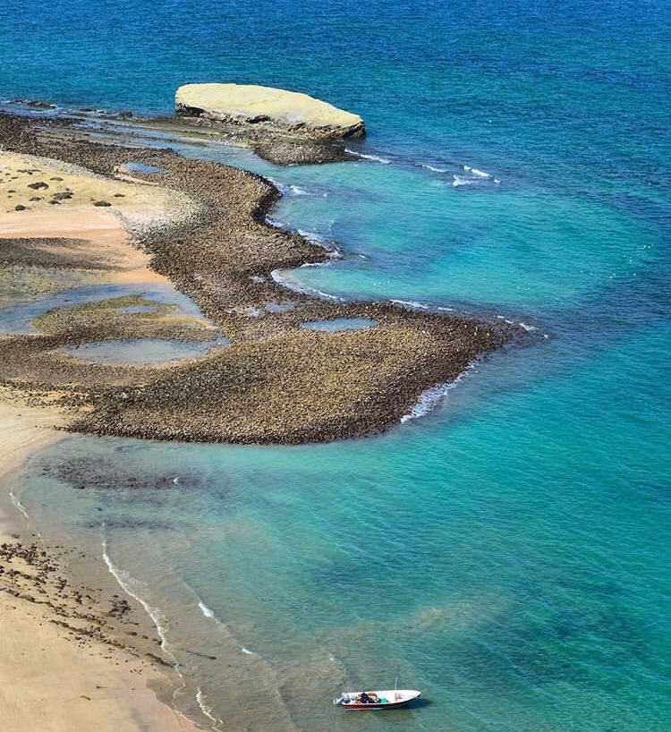 BeautyPakistani's tweet photo. Astola Island, Pakistan. https://t.co/LenBCWwzPi