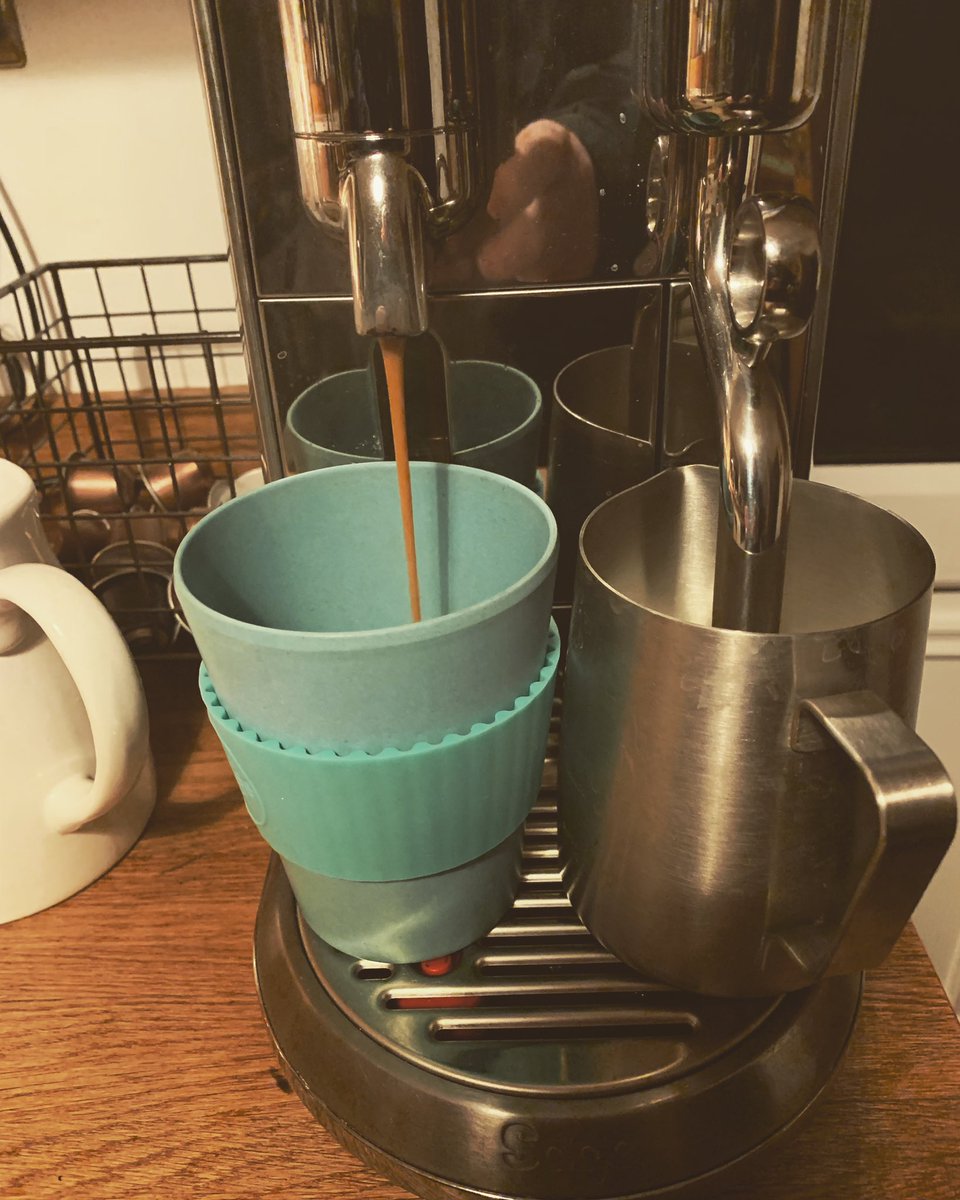 SnellLee's tweet photo. Best way to start a day #Coffee https://t.co/qCg0V1dfq6