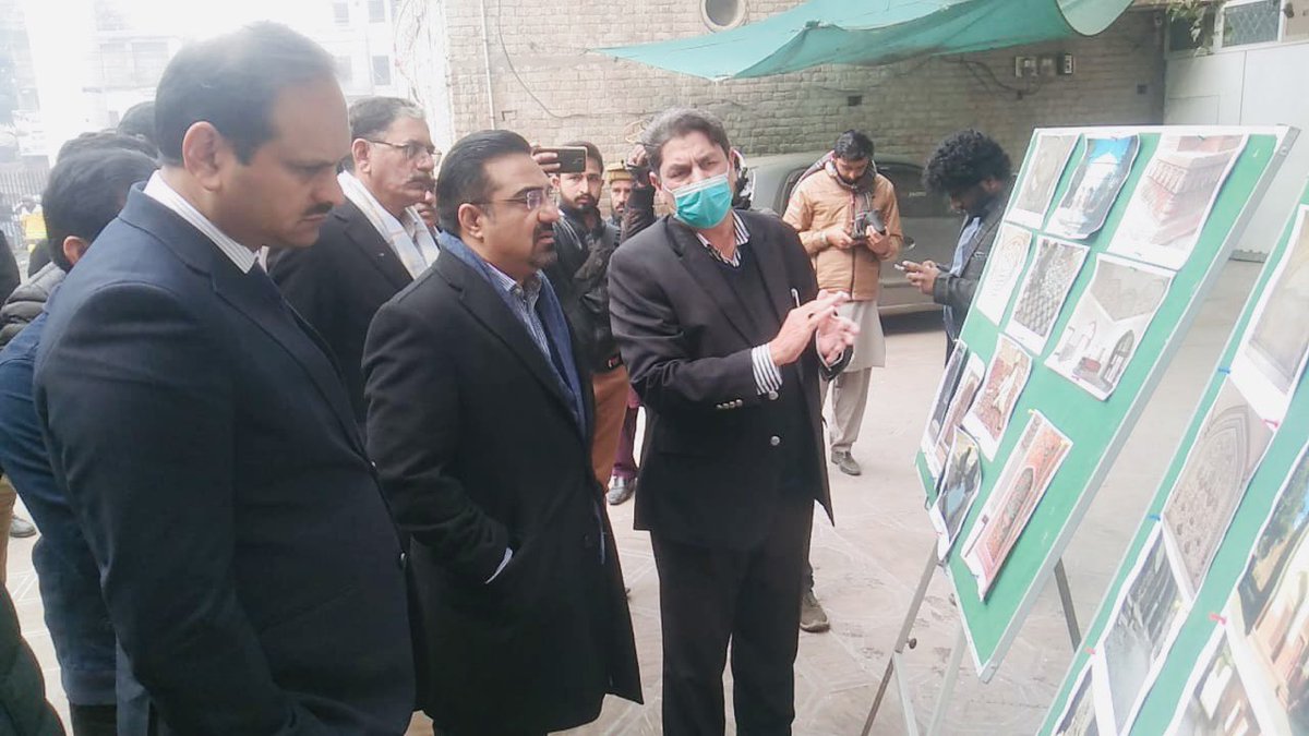 commissionerlhr's tweet photo. صاف روشن سرسبز لاہور/ شائنگ و گرین مہم کا پندرھواں مرحلہ شروع
سمن آباد گلشن راوی انڈر پاس/ چوک یتیم خانہ اور مقبرہ زیب النساء کا دورہ کیا۔
سمن آباد گلشن راوی انڈر پاس کو 10ماہ کیبجائے 5ماہ میں مکمل کرنے کا ہدف دے دیا۔
#Green #Clean #Lahore #Phase15
@ChParvezElahi @CS_Punjab https://t.co/dGeUPplV6h