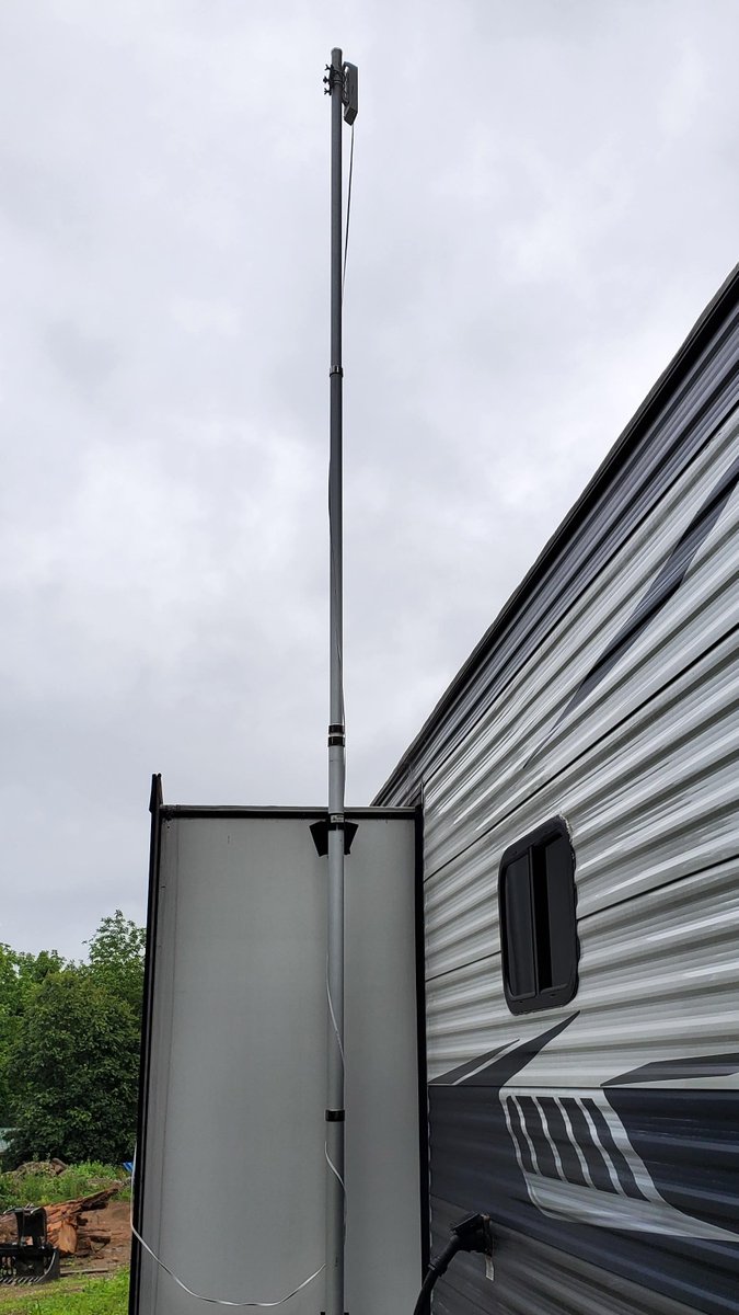 TechLifeJulio's tweet image. When we used to travel full-time in an RV and I needed to borrow internet from a little further away.