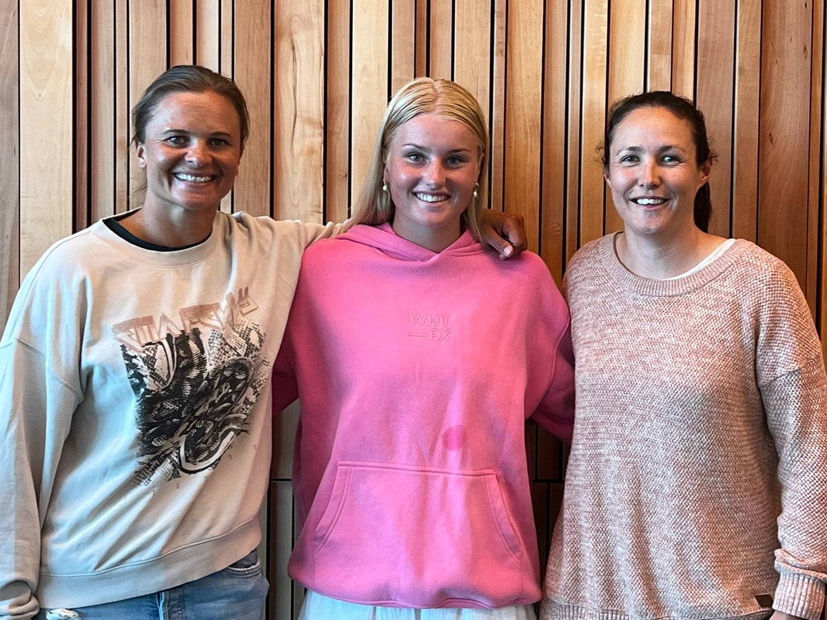 WHITE FERNS tweet media