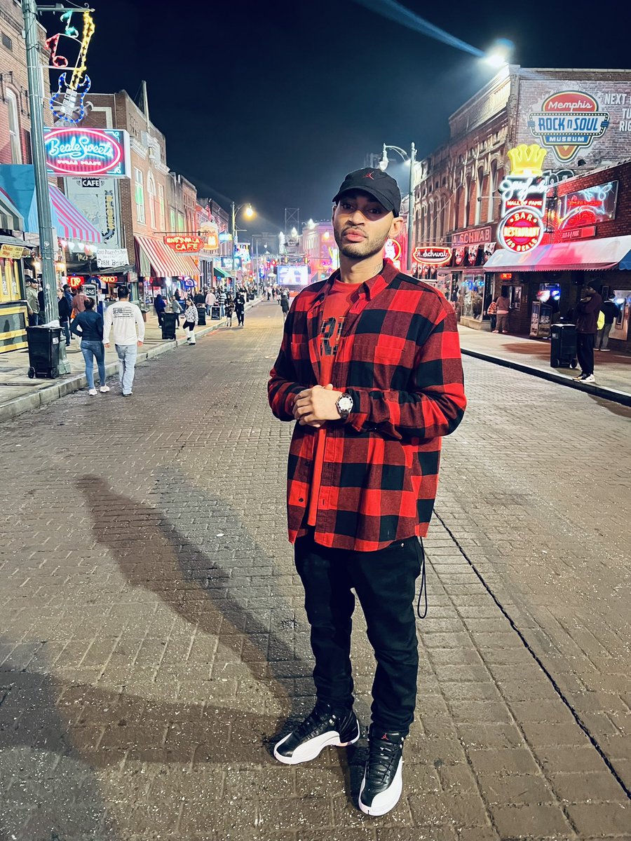 djMemphis10's tweet photo. #djmemphis10 #bealestreet https://t.co/EXL9DvI1W9