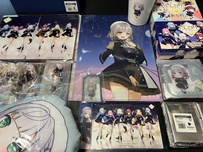 ホロライブ×東京スカイツリータウンのコラボにいってきました～都内に住んでいながらスカイツリーに上るのは今回が初!ガチャはもう終わってしまったみたいですがたくさん買い物して特典のカード無事コンプできました 