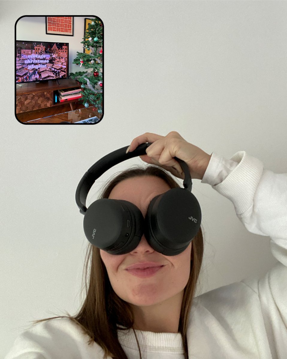 JVCSpain's tweet image. ¿Nos compartes tu BeReal con tu mood más navideño?