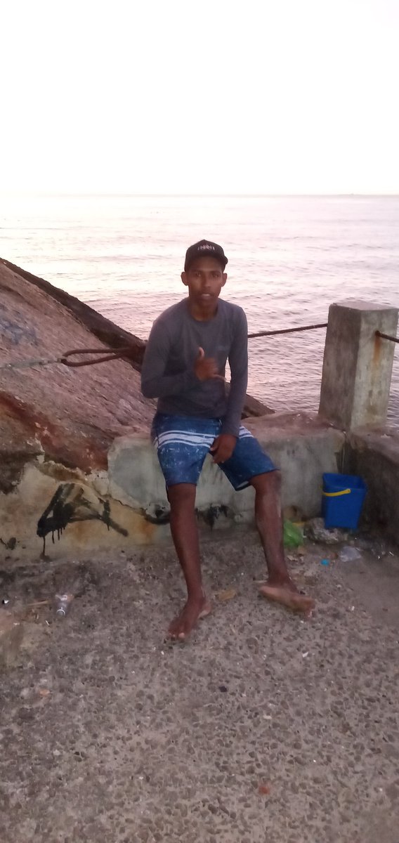 Longe de todas as negatividade