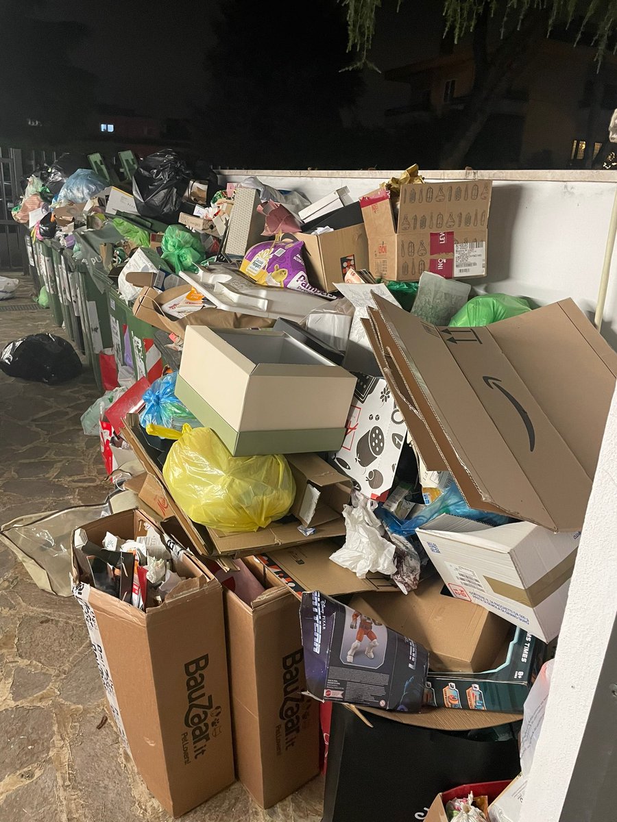 MillochFabio's tweet photo. @Libero_official @ilmessaggeroit @DomaniGiornale @pdnetwork …forse è questa la città R🧡m❤️ che ci meritiamo!!! Sicuramente i Romani non meritano te @gualtierieurope e i continui fallimenti e noi paghiamo € https://t.co/K5IcPJyHOx