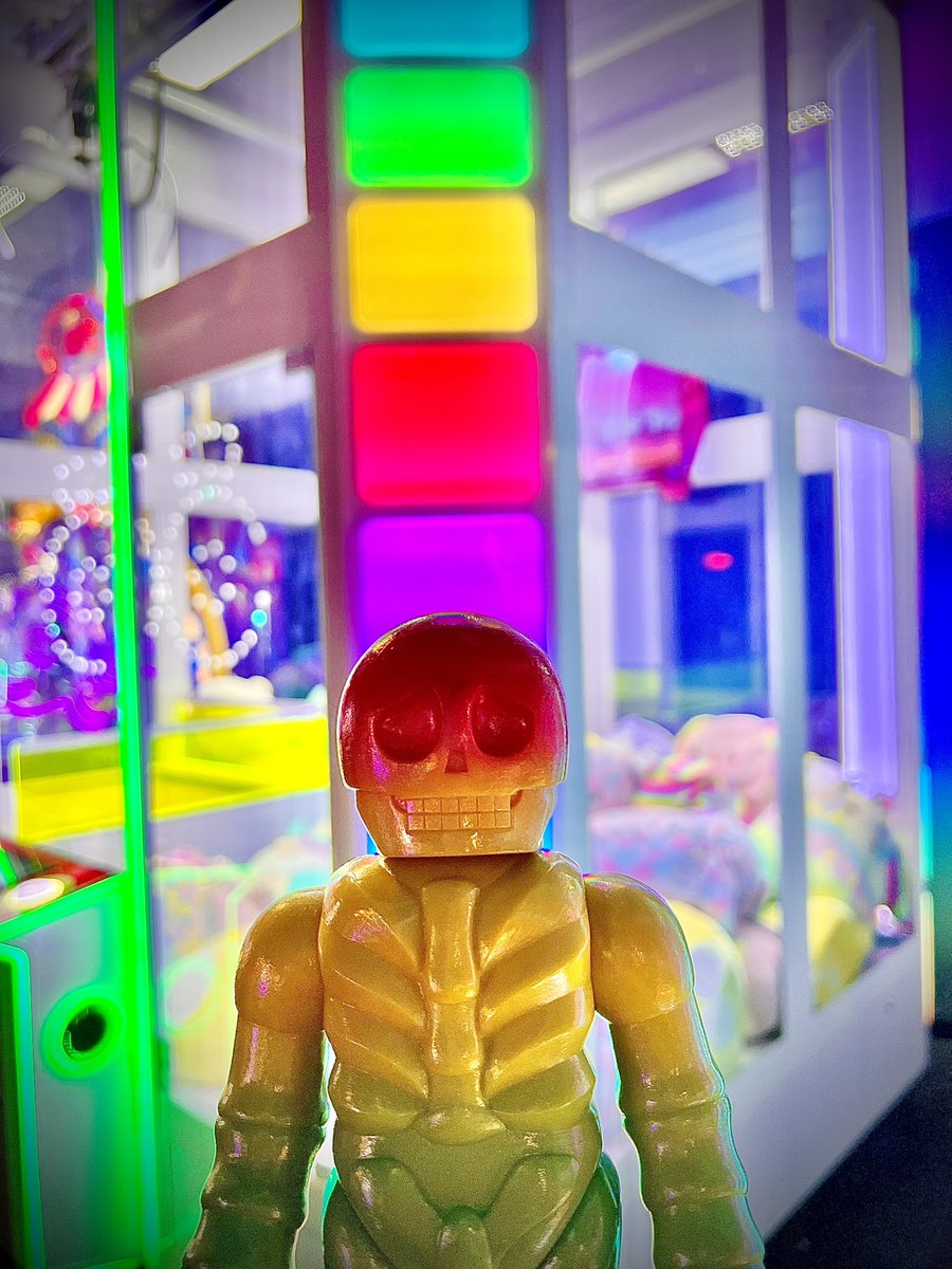RickyTo828's tweet photo. #realhead #真頭 #真頭不滅 #真頭玩具 #sofubi #realxhead #RxH #RHND #sofubitoy #sofubitoys #delshf #茶色いブラウン #茶色 #しぇふ染め #dec30 #dec30th #dec302022 #weddingsnniversary #kalahariresort #kalahariresortwaterpark #presidentsuite @delshf https://t.co/FrCeVFQ7lN