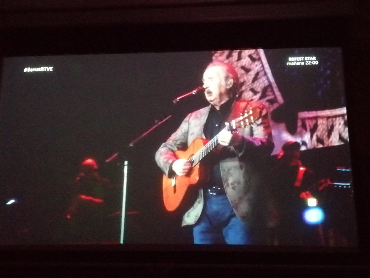 maricholecita's tweet photo. Gracias @rtve por transmitir ayer noche el concierto de Serrat. Un lujo tener música en directo en la TV, una oportunidad para todos de verle actuar, regalazo para los sentidos! #SerratRTVE https://t.co/D4F3Q5AIg0