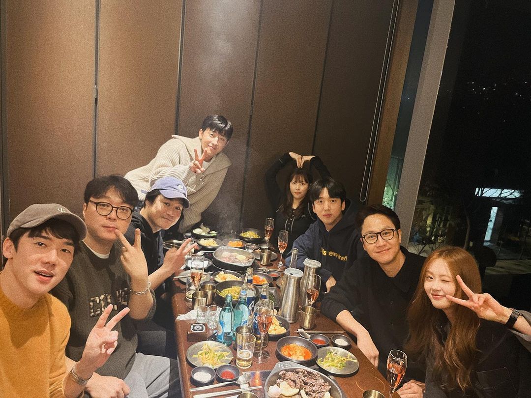 Yeonseok411_IFC's tweet image. 20230104 📸 #GoAra's Instagram update with #Reply1994 family!! 

"#10thyear #Reply1994 #newyear #meetup #precious precious 😆💕🥰💗#2023 #January4 ♥️💕🙏👍😆💕#EntireteamofReply 🤍💕"

instagram.com/p/Cm_DpDYvoaD/…