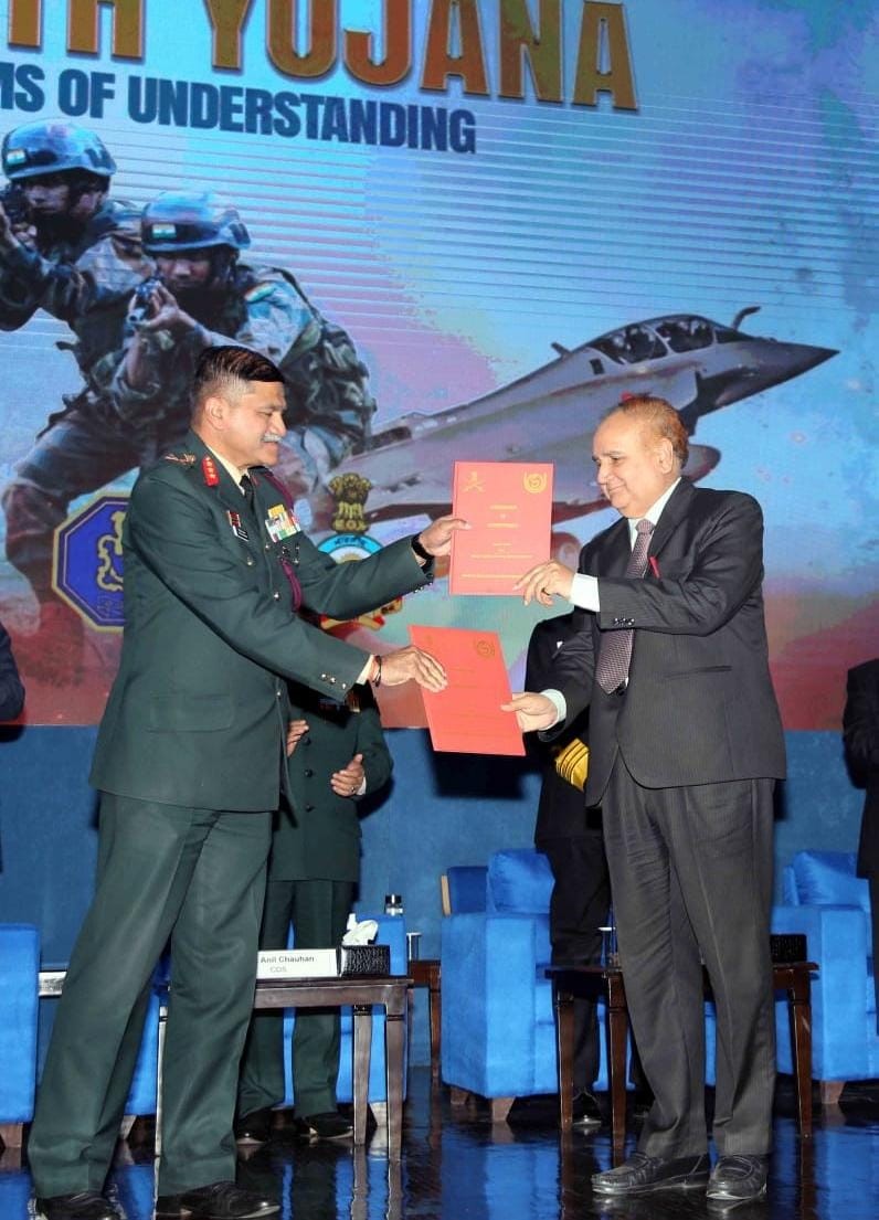 adgpi's tweet photo. A ‘Whole of Government Approach’ is being ensured for suitable absorption of #Agniveers after the 04 year tenure. To facilitate the same, multiple #MsOU were signed between Ministries to empower the #Agniveers with requisite academic qualifications & skill certifications. https://t.co/sP49sPfZvJ