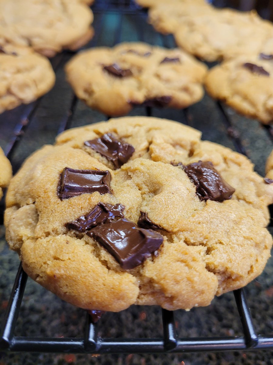 Lauriekoski's tweet photo. Cookie haiku:
Chips of chocolate
Butter, sugar, flour and stir
Baked until warm and gooey
#cookiesoftwitter #cookies #haiku # https://t.co/jS40zv6bdV