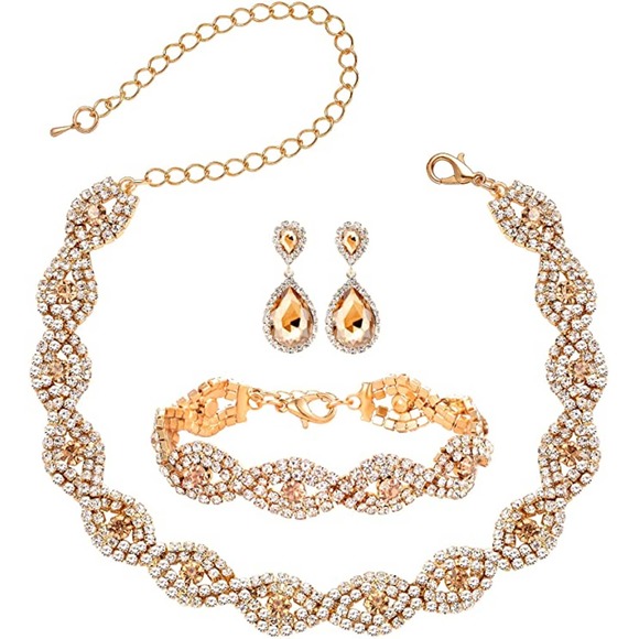 Stm89433102's tweet photo. So good I had to share! Check out all the items I'm loving on @Poshmarkapp #poshmark #fashion #style #shopmycloset #boutique #cece #stelladot: https://t.co/h3aDNM7DlU https://t.co/VWA9Ijl1ZM