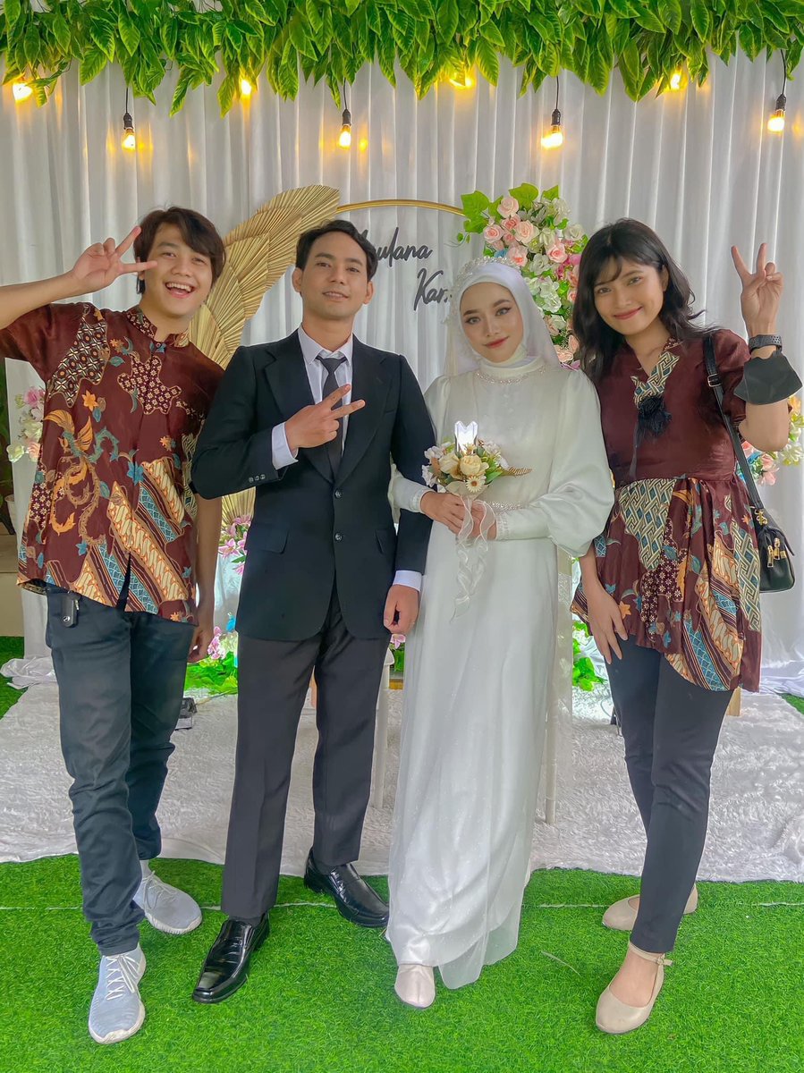 mac_aronie's tweet photo. Finally I can bring my bandit bong as my wedding bouquet 🥲 tribute for Jjuya ♥️ https://t.co/lrf4KQfD9i