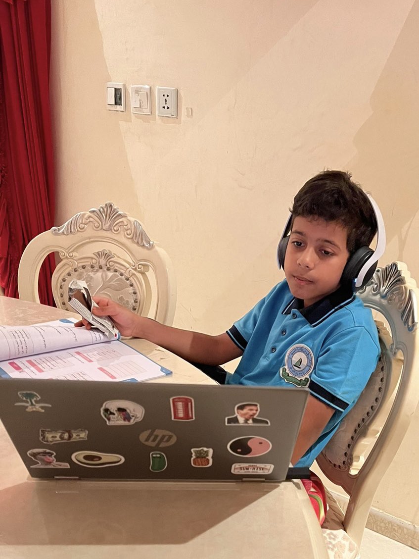 alsahil_school's tweet photo. جانب من حضور أبنائنا الطلاب وتفاعلهم مع المنصة التعليمية للمدارس .
شاكرين ومقدرين لأولياء الأمور تعاونهم ، وللإخوة المعلمين جهدهم .
وفق الله الجميع لما يحب ويرضى 🌹✨
#إدارة_التعليم_بمحافظة_جدة
#منصة_كلاسيرا https://t.co/lDHKivKx6w