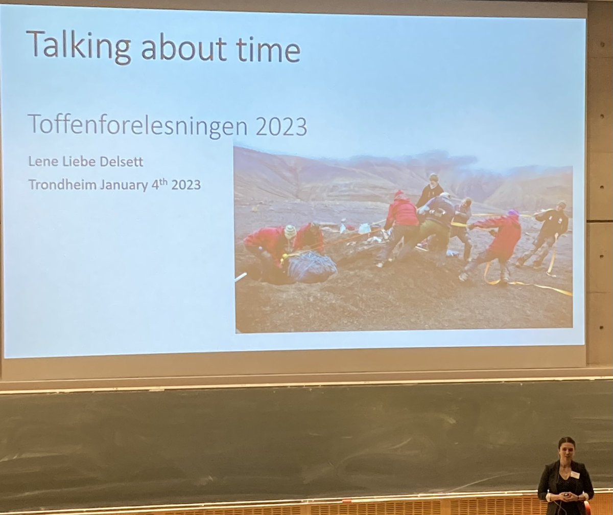 UrbangeoN's tweet photo. Gratulere til @leneliebe 🥳 @UniOsloHF for NGFs #Toffen pris 2023. Lene formidler #forskning og #geologi i flere kanaler 🤩. #Vinterkonferansen @NTNUnorway #Trondheim. Les mer på https://t.co/DfE9zfaUVg https://t.co/4Fx28yrnOp