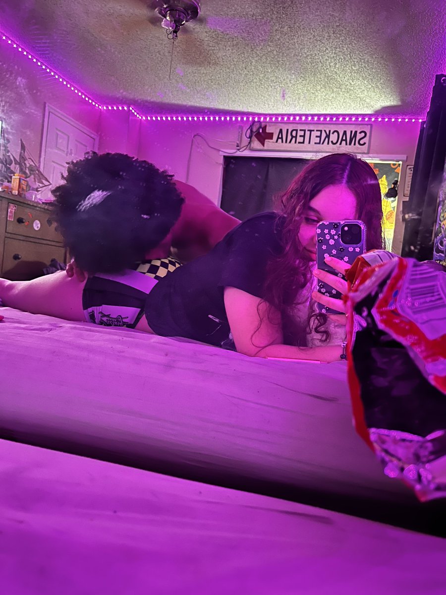 bottleofr0se's tweet photo. i luv butt kisses #nsfwtwt #nsfwtwtً https://t.co/0xvyqcI73w