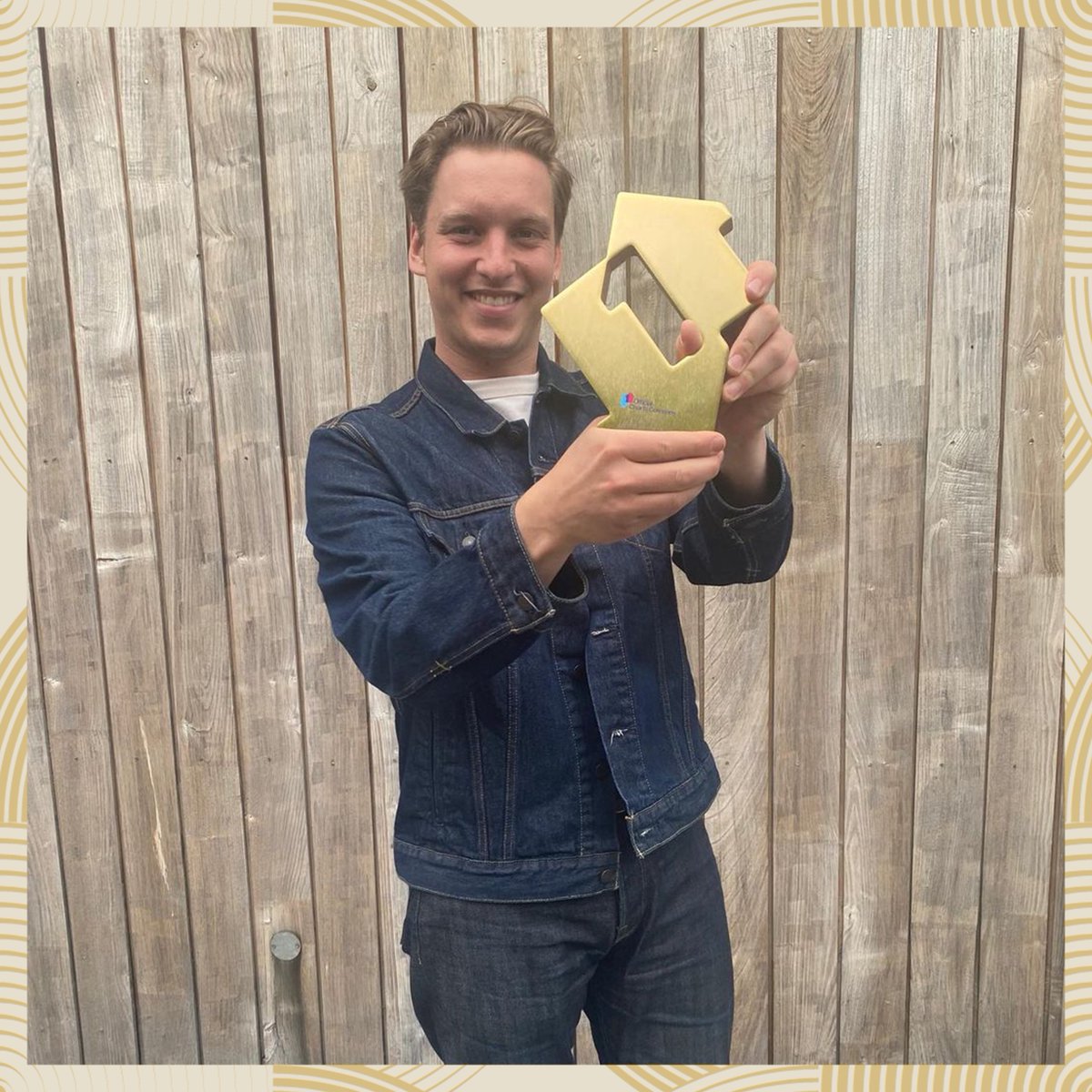 Next in our series of No.1 highlights is @George_Ezra’s third studio album #GoldRushKid released 10 June 2022.

Strings were part-recorded in Studio Two by Daniel Moyler, arranged by <a href="/TobieTripp/">Tobie Tripp</a> and assisted by @JoeWyatt97 and Andy Maxwell.

Listen: spoti.fi/3FFKPps