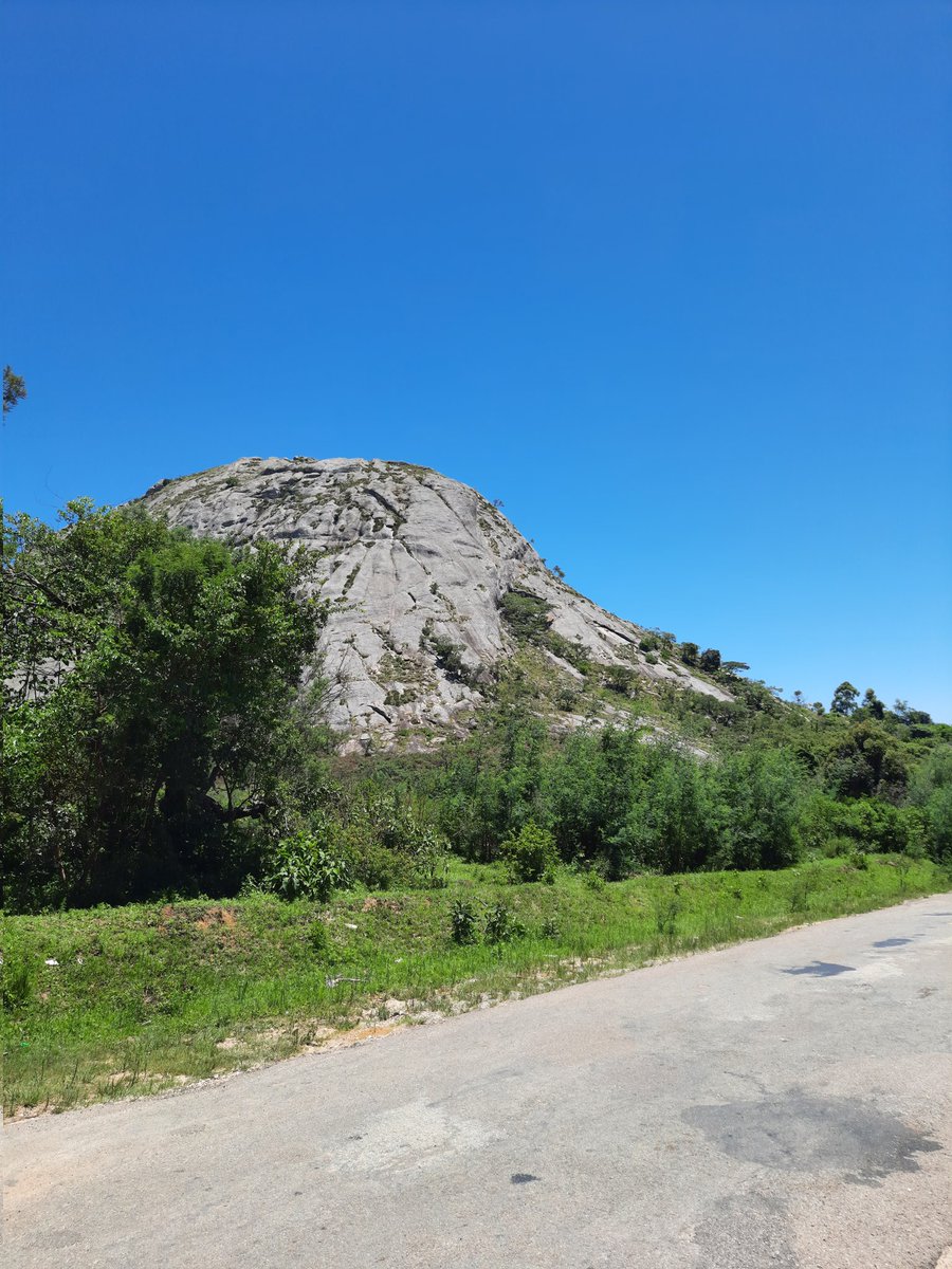 ViewsinZim's tweet photo. Mazowe x Eastern Highlands views 😍 https://t.co/rnwmg0rZo8
