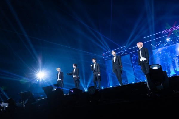 CTXTBR's tweet photo. 📸 Fotos do @TXT_members no festival KROSS vol.1 - K-pop Masterz, divulgadas pelos portais Music Voice e Kanpen 😍

[Parte 1] https://t.co/A6yJvZ8DBz