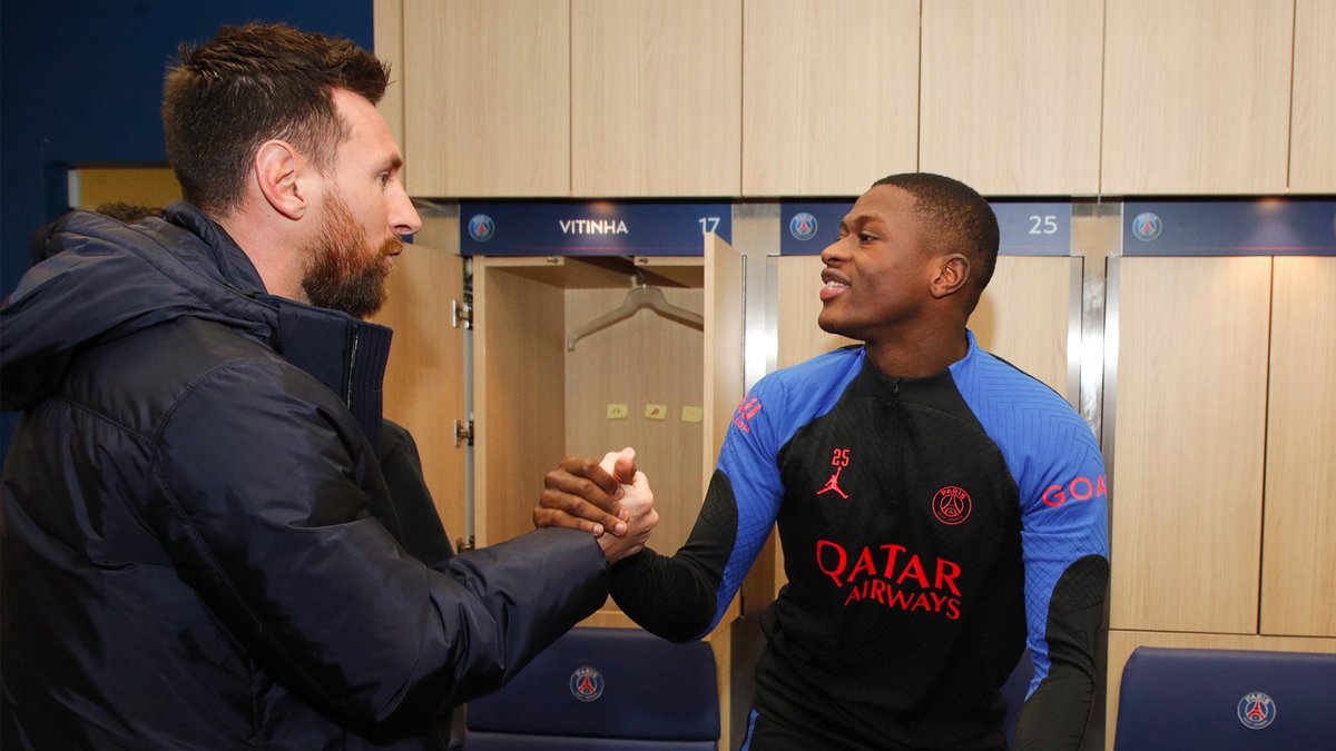 PSG_inside's tweet photo. ❤️💙 https://t.co/pn91CBGHmi
