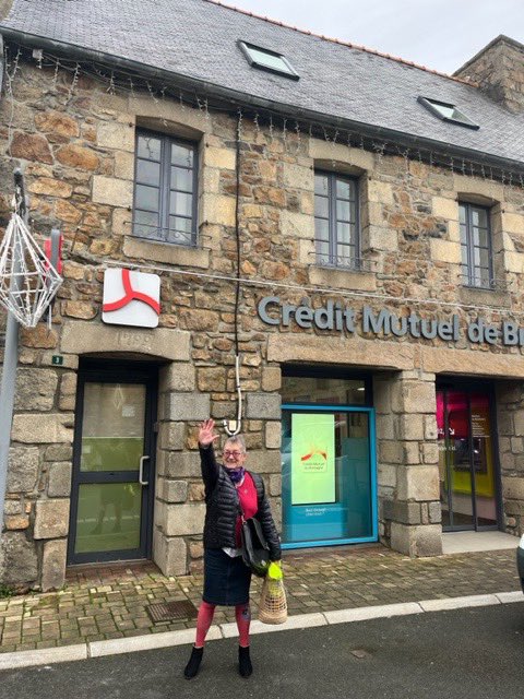 Samedi 31/12 signait le départ en retraite de notre Marie Thé national. Nous lui souhaitons une bonne retraite et un repos bien mérité !! ✨ « by-bye! » comme tu le dis souvent 🚲  PROFITE <a href="/CreditDd22/">Crédit Mutuel DD22</a> <a href="/CMBretagne/">CMBretagne</a> <a href="/cmarkea/">Crédit Mutuel Arkéa</a>