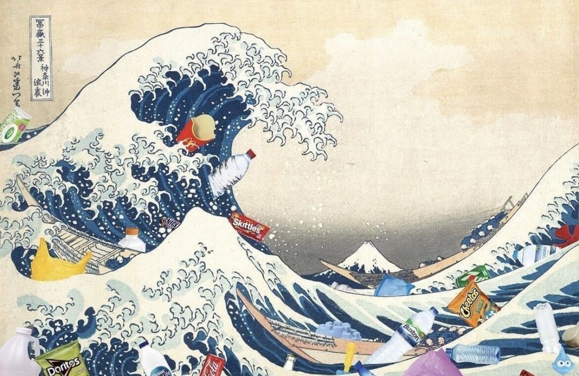 Quand l'artiste <a href="/Weisstubart/">Maayan Sophia Weisstub</a> détourne la célèbre vague 🌊 de Hokusai pour dénoncer la #pollution, ça donne ça. ⤵️ (v/ <a href="/unpotedanslacom/">jaiunpotedanslacom</a>)

#Art #Environnement