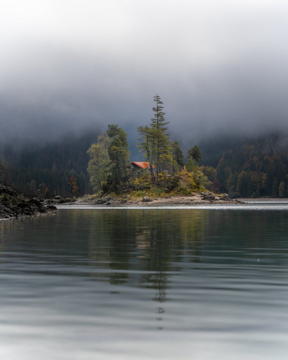 InaGrischau's tweet photo. GM ☕️ from a misty morning at a mountain lake https://t.co/uF42KdecrE