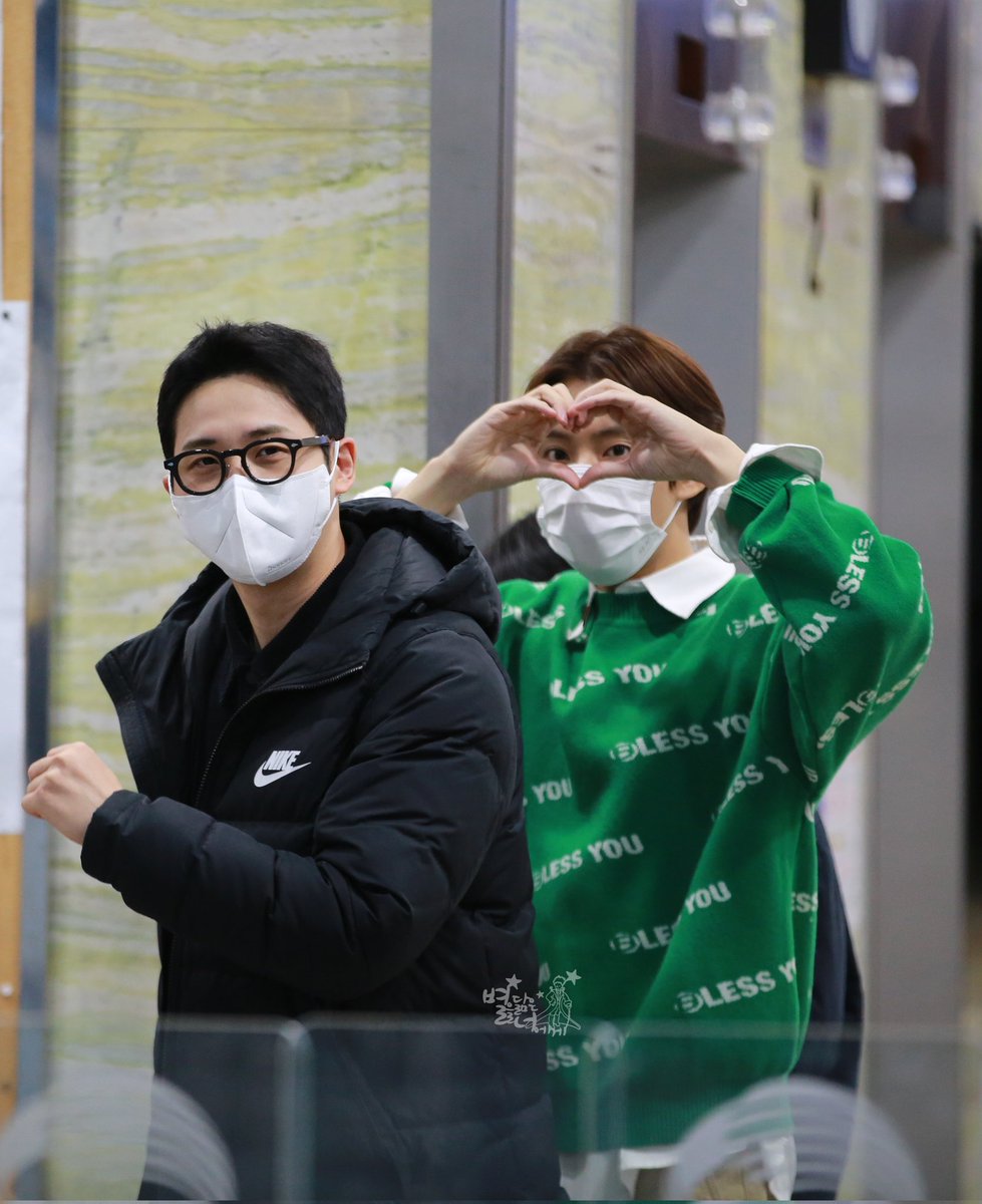 my_love__jh's tweet photo. 스테이션 제트 출근
#B1A4 #신우 @B1A4_CNU  230104 https://t.co/S8rbYPDQHm