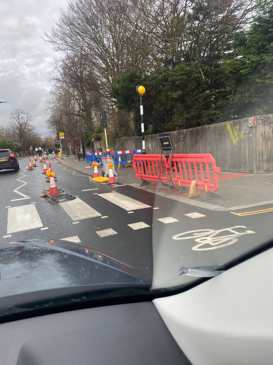 howlingtwirls's tweet photo. @thameswater for the whole Christmas period this work site has been untouched by your workers. Traffic on Leigham court road is bad enough as it is without temp lights and nobody working. Please tell me it’s about to be fixed or just remove lights https://t.co/3HmtwL5TiI