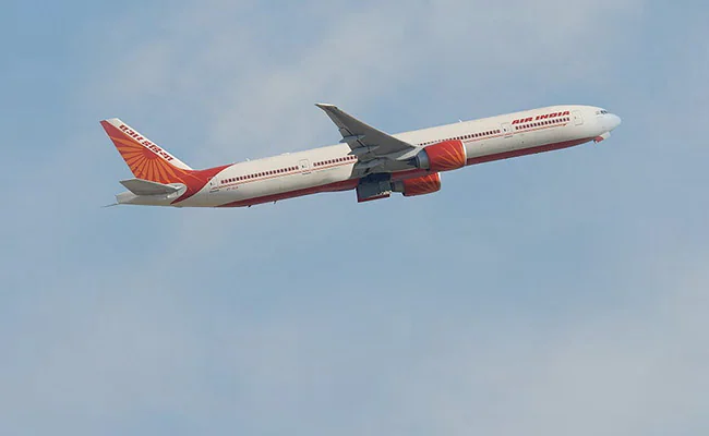 ndtv's tweet image. 🔴 #BREAKING | Air India says passenger who urinated on woman in New York-Delhi flight banned for 30 days ndtv.com/india-news/air…