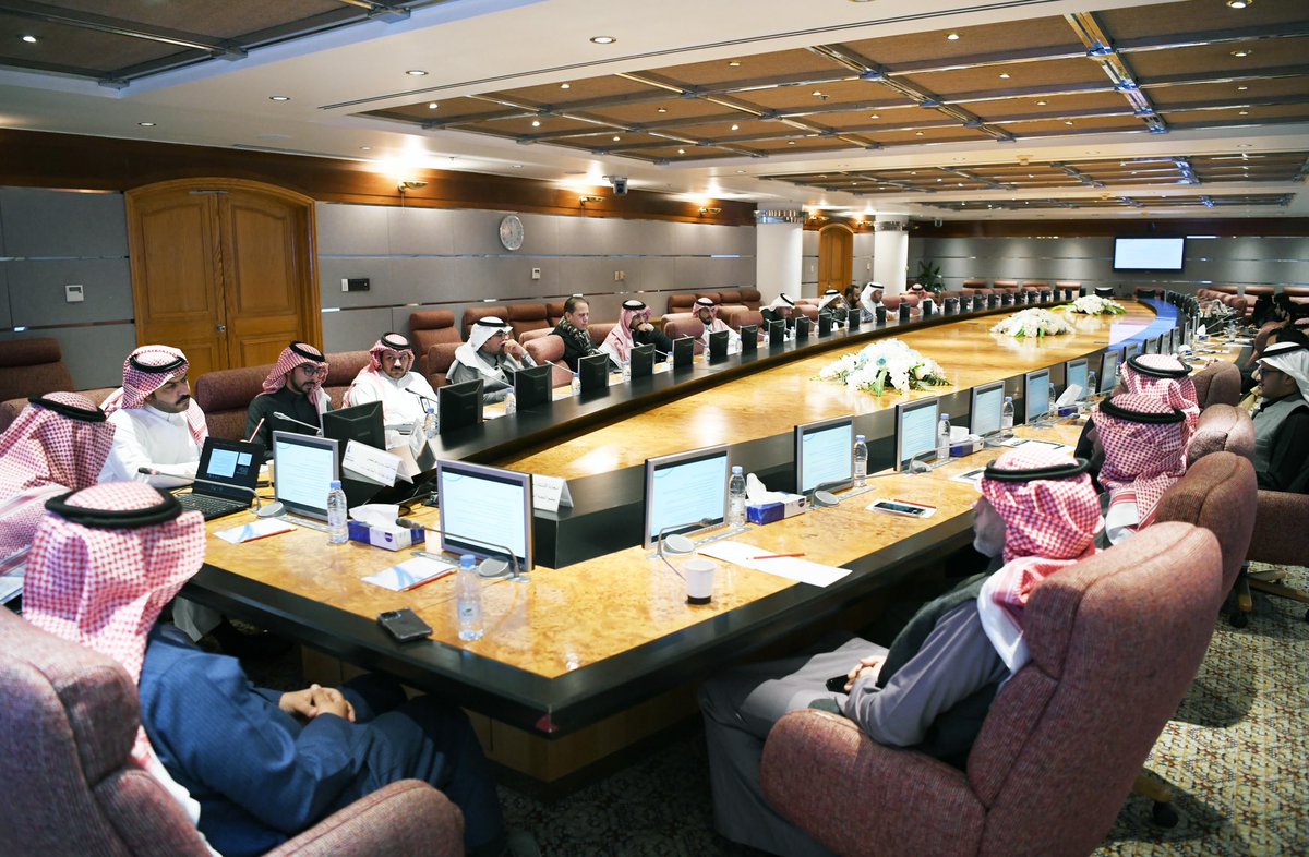 AsharqiaChamber's tweet photo. نظمت #غرفة_الشرقية ممثلة باللجنة الصحية اليوم الاربعاء ورشة عمل استعرض فيها الخبيرين في انفاذ الانظمة بالهيئة العامة للغذاء والدواء بندر بن ناصر القحطاني، و سعود بن مبارك الدوسري مخالفات نظام الأجهزة والمستلزمات الطبية ولائحته التنفيذية
ادار الورشة عضو اللجنة موسى بن احمد الموسى https://t.co/TBno5WKGwc