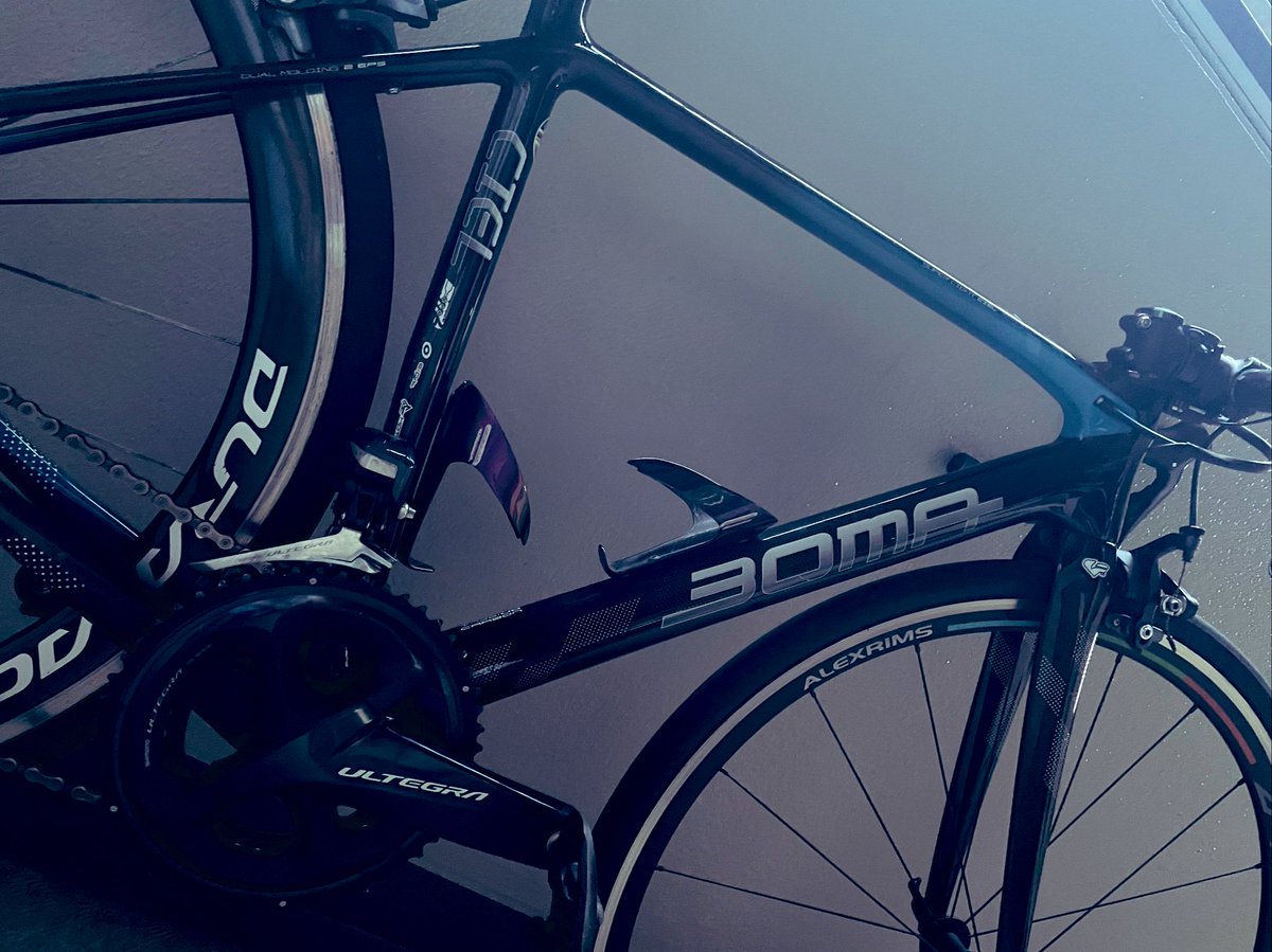 yoshikko28's tweet photo. 2023年もBOMAと共に戦います🔥
 @BOMABIKE 
 #boma #ciel #roadbike #verdyfamily https://t.co/izYgpJ1WBv