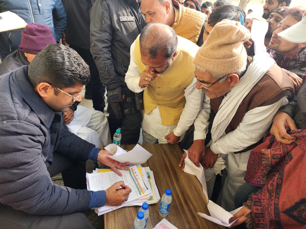 सम्मानित जनता और प्रिय कार्यकर्ताओं की सेवा में ...
आज जींद पार्टी कार्यालय पर