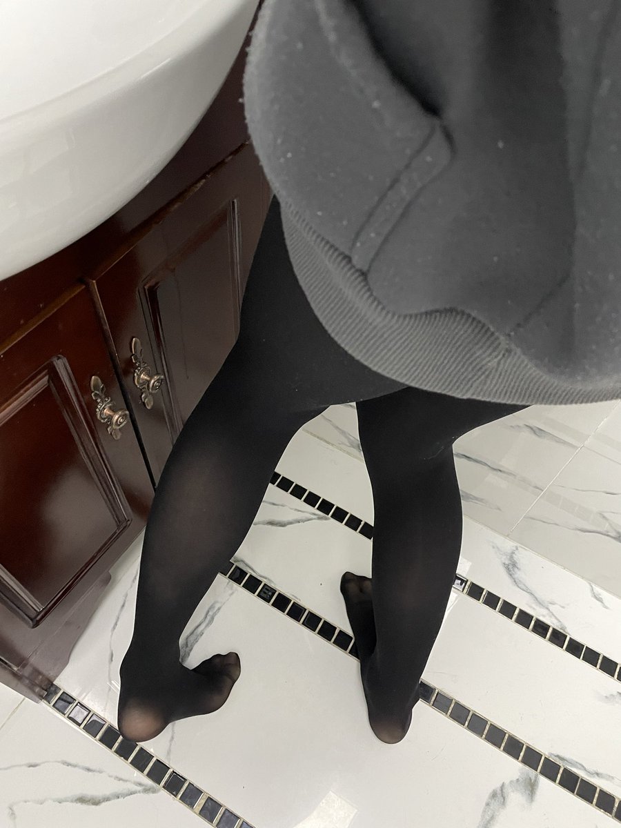 Kirito971012's tweet photo. 日常办公室私拍   #黑丝 #男娘 #私拍 https://t.co/k1P8U7rTgT