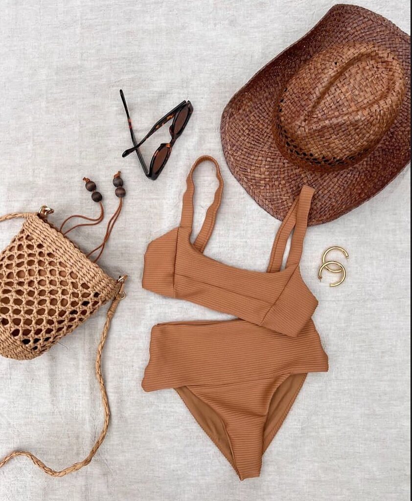 SwimwearWorld's tweet image. BRB, Off to somewhere warm 😎

#lspace #swimwearworld #tropical #beachlife #beachday #beachgirl #beachfashion #tropicalsomewhere