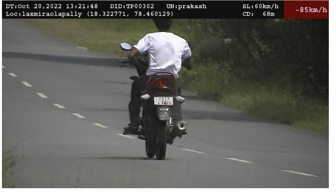 eysureshkumar's tweet photo. @CYBTRAFFIC @cyberabadpolice Hello officer this bike doesn’t belong to us already we raised a complaint but still no changes made on this account. Kindly please update to correct number . Our bike number is TS17A3824.Thanks in advance ! https://t.co/uZbxMx6Dkr
