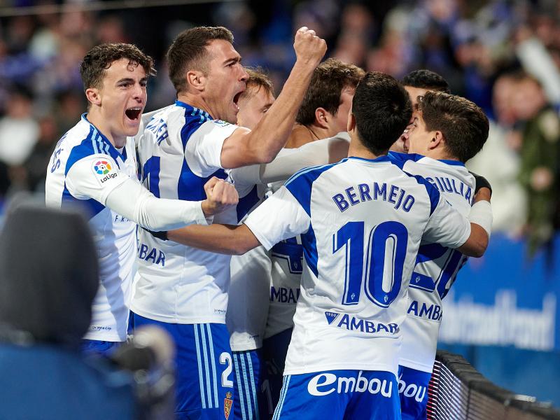 embou_com's tweet photo. 👑 ¡SORTEAZO DE REYES! 👑

⚽4 entradas dobles para ver el partido del @RealZaragoza de este domingo 8 de enero👇
1️⃣  RT ➕  síguenos
 2️⃣  Menciona con quien irías
🍀  Da like para aumentar tu suerte

📅 Ganadores/as: jueves 05.01 https://t.co/VHSmy6pvI0