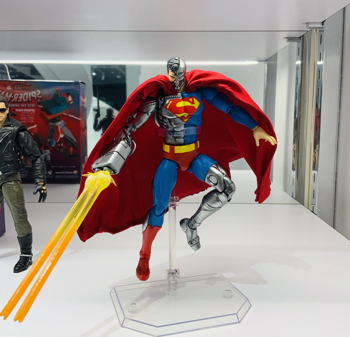 スーパーマン 展示中商品のご紹介！】 マフェックス No.164 MAFEX CYBORG SUPERMAN